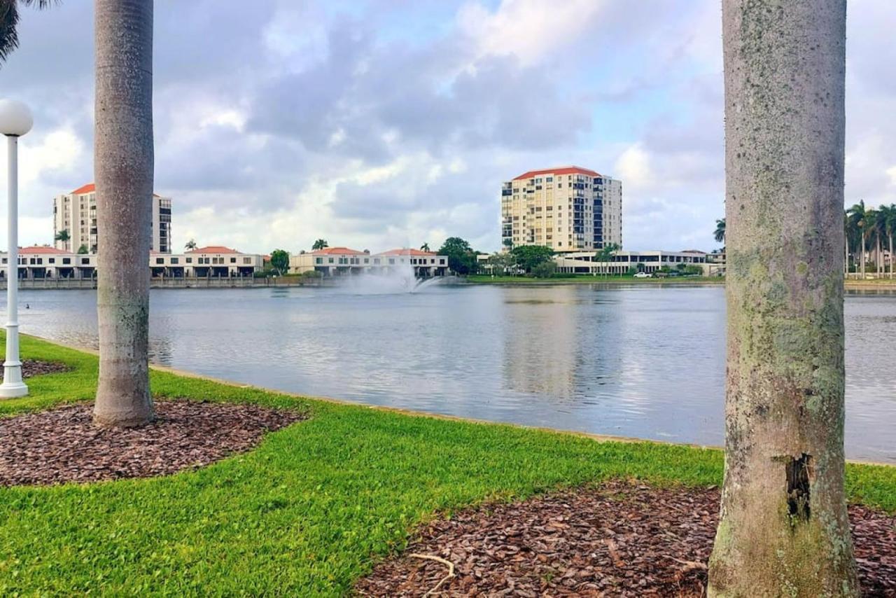 Paradise Sol 2bd2ba On Golf Course Near Bch Apartment St. Petersburg